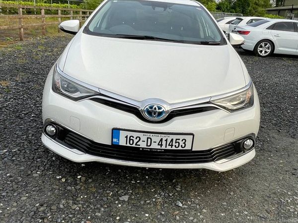Toyota Auris Hatchback, Petrol Hybrid, 2016, White