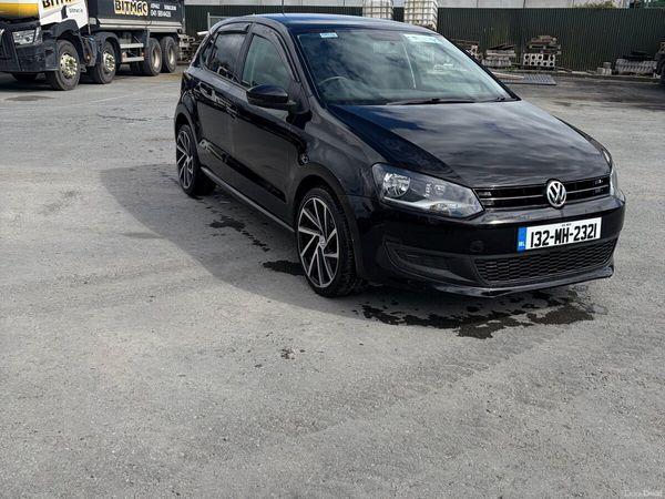 Volkswagen Polo Hatchback, Petrol, 2013, Black