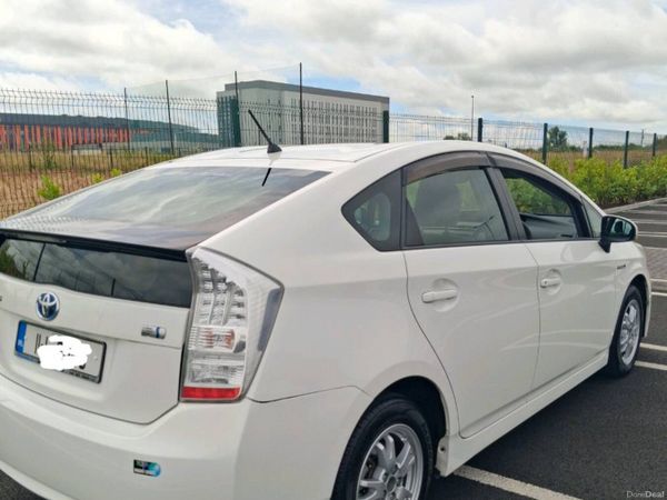Toyota Prius Hatchback, Petrol Hybrid, 2011, White
