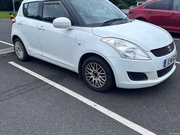 Suzuki Swift Hatchback, Petrol, 2012, White