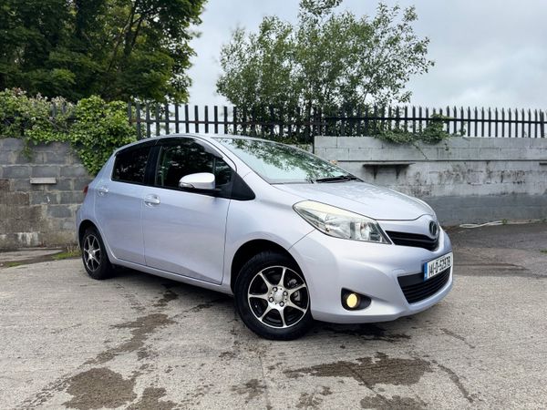 Toyota Vitz Hatchback, Petrol, 2014, Purple