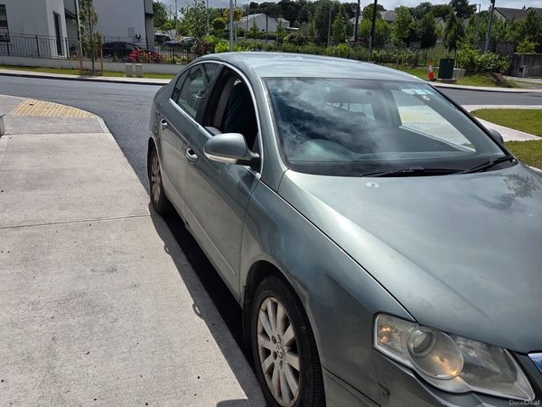 Volkswagen Passat Saloon, Diesel, 2008, Green