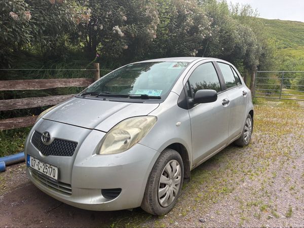 Toyota Yaris Hatchback, Petrol, 2007, Silver