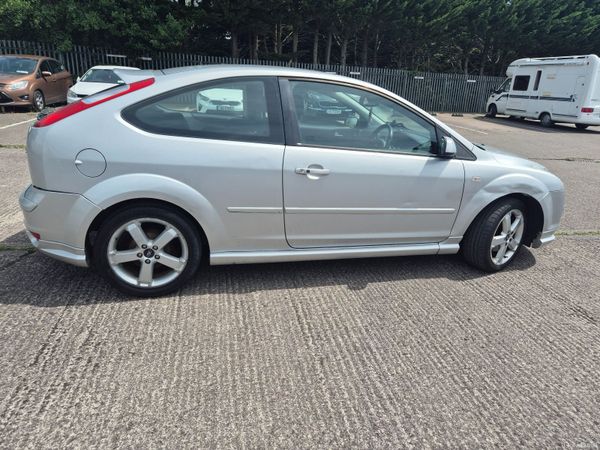 Ford Focus Hatchback, Petrol, 2007, Silver
