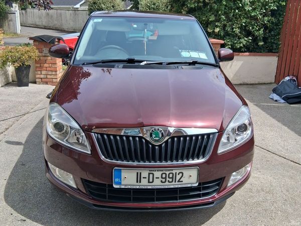 Skoda Fabia Hatchback, Petrol, 2011, Red