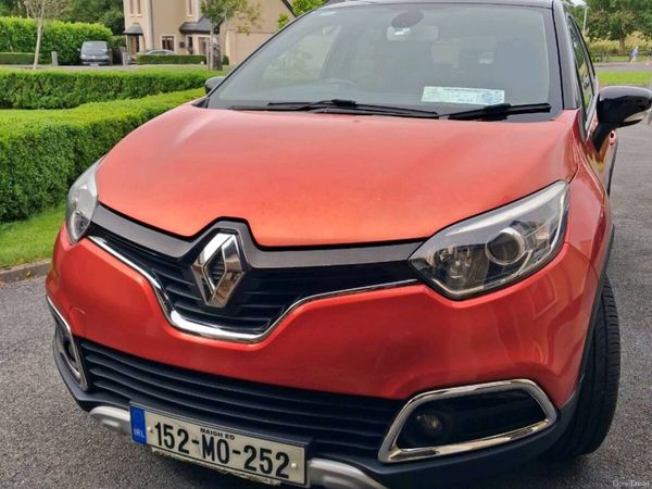 Renault Captur Hatchback, Diesel, 2015, Red