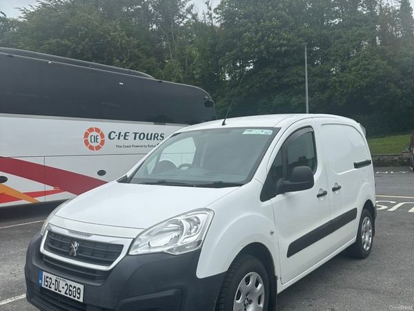 Peugeot Partner MPV, Diesel, 2015, White