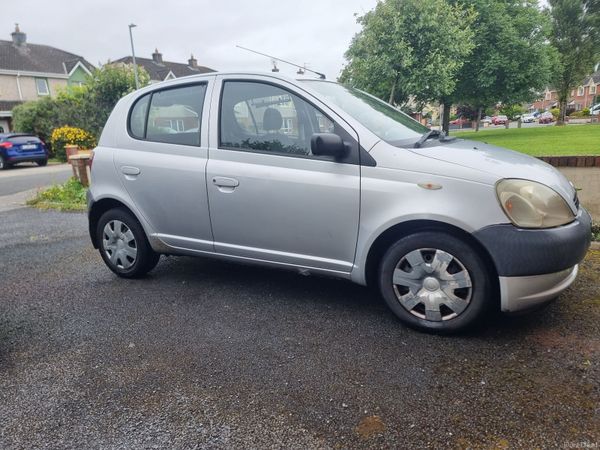 Toyota Yaris Hatchback, Petrol, 2003, Silver