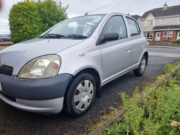 Toyota Yaris Hatchback, Petrol, 2003, Silver