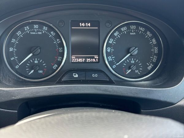 Skoda Rapid Saloon, Diesel, 2015, Blue