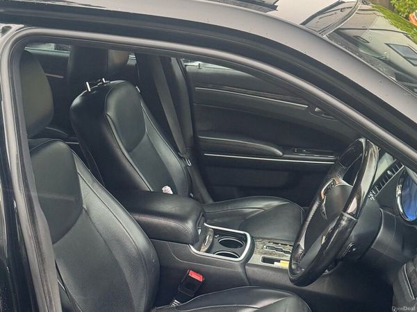 Chrysler 300C Saloon, Diesel, 2013, Black