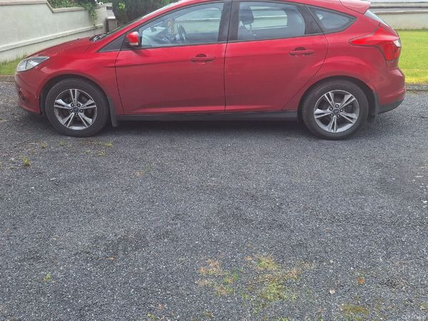 Ford Focus Hatchback, Diesel, 2014, Red