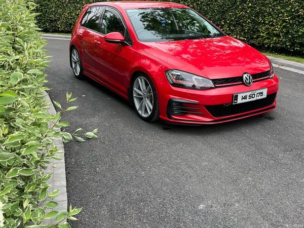 Volkswagen Golf Estate, Diesel, 2014, Red