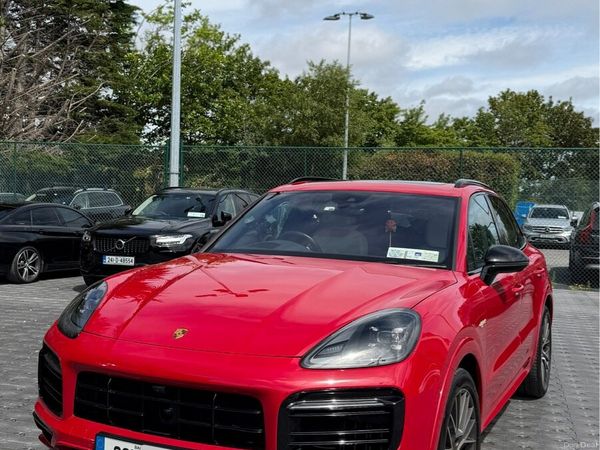 Porsche Cayenne SUV, Petrol Plug-in Hybrid, 2022, Red