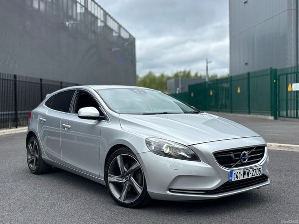 Volvo V40 Hatchback, Petrol, 2014, Silver