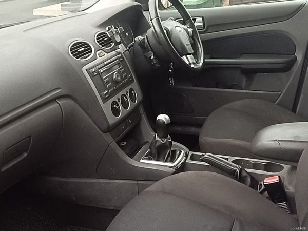 Ford Focus Hatchback, Petrol, 2005, Blue