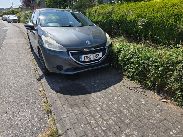 Peugeot 208 Hatchback, Petrol, 2013, Grey