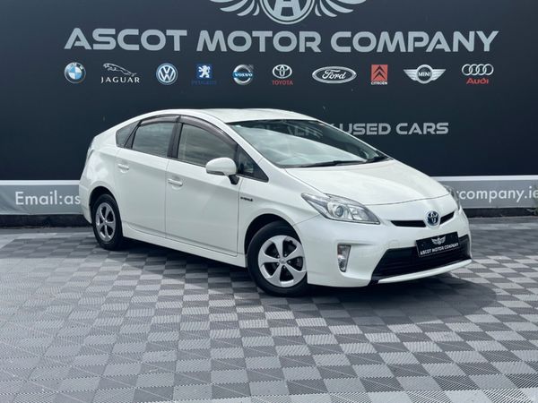 Toyota Prius Hatchback, Petrol Hybrid, 2015, White