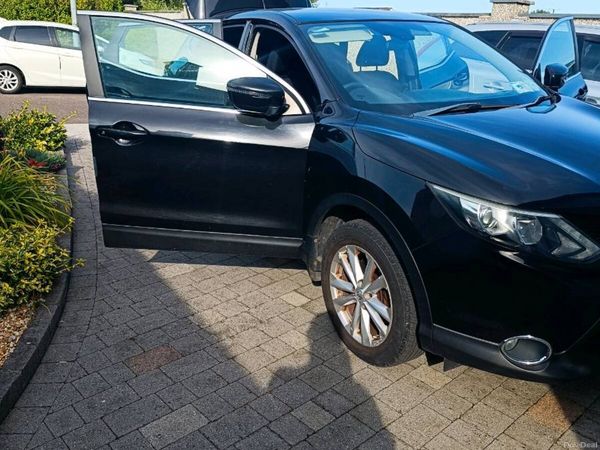 Nissan Qashqai Hatchback, Petrol, 2015, Black