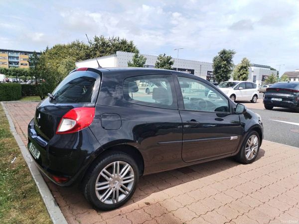 Renault Clio Hatchback, Petrol, 2012, Black