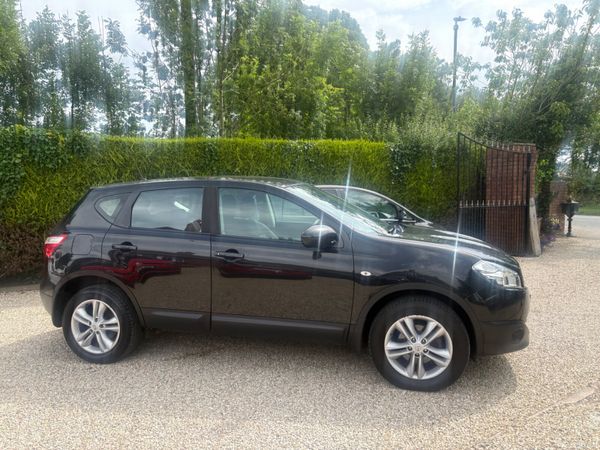 Nissan Qashqai Hatchback, Diesel, 2014, Black