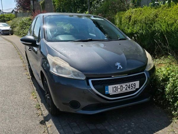 Peugeot 208 Hatchback, Petrol, 2013, Grey