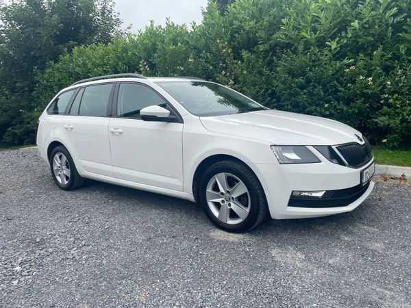 Skoda Octavia Estate, Diesel, 2017, White