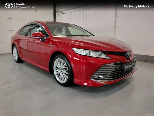 Toyota Camry Saloon, Petrol Hybrid, 2020, Red