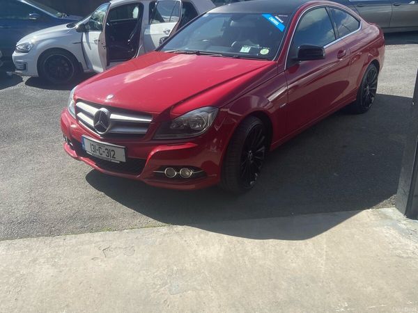 Mercedes-Benz C-Class Coupe, Diesel, 2013, Red