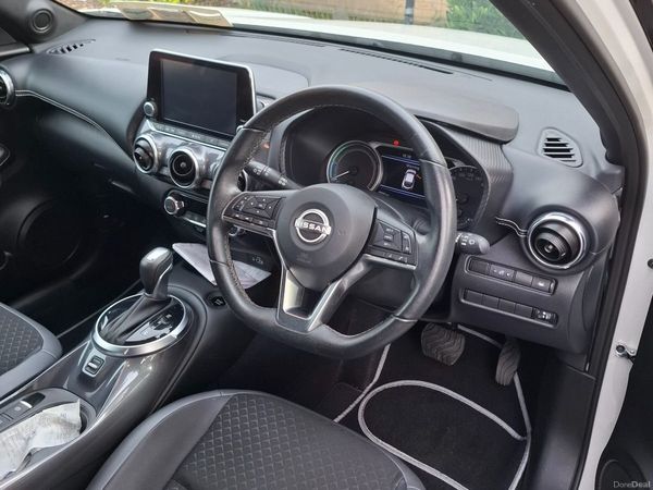 Nissan Juke SUV, Petrol Hybrid, 2024, White