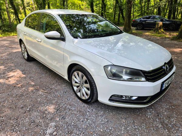 Volkswagen Passat Saloon, Diesel, 2012, White