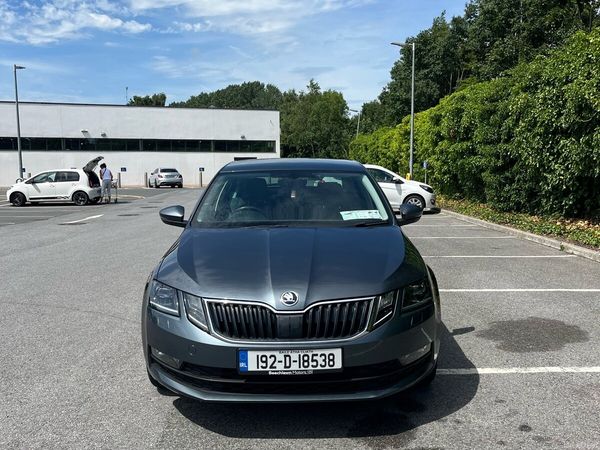 Skoda Octavia Saloon, Diesel, 2019, Grey