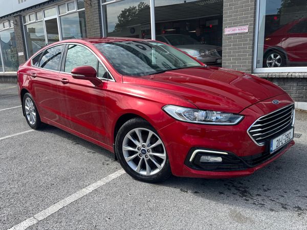 Ford Mondeo Hatchback, Diesel, 2021, Red