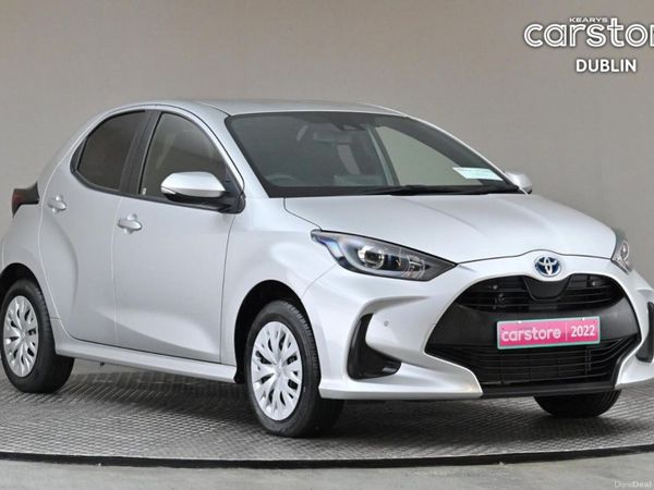 Toyota Yaris Hatchback, Petrol Hybrid, 2022, Silver