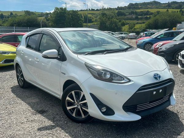 Toyota Aqua Hatchback, Petrol Hybrid, 2018, White
