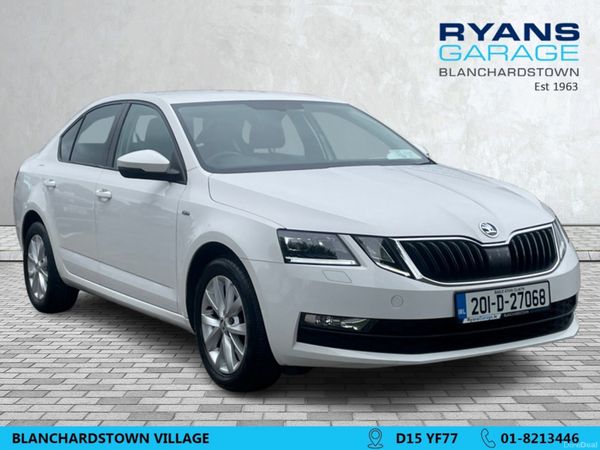 Skoda Octavia Hatchback, Petrol, 2020, White