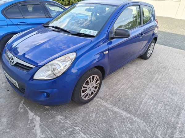 Hyundai i20 Hatchback, Petrol, 2010, Blue