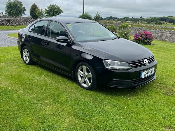Volkswagen Jetta Saloon, Diesel, 2012, Black