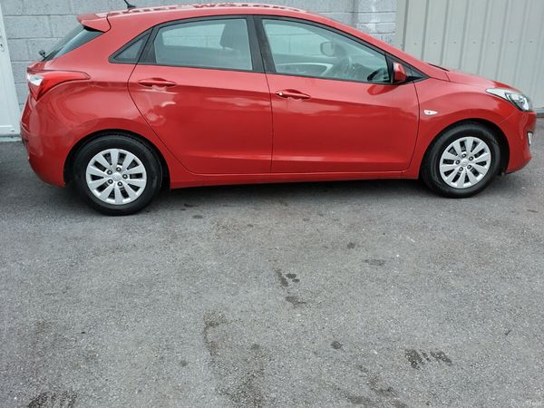 Hyundai i30 Hatchback, Diesel, 2015, Red