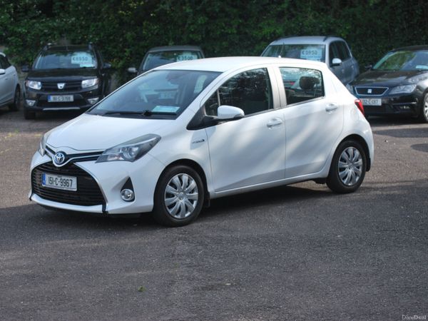 Toyota Yaris Hatchback, Petrol Hybrid, 2015, White