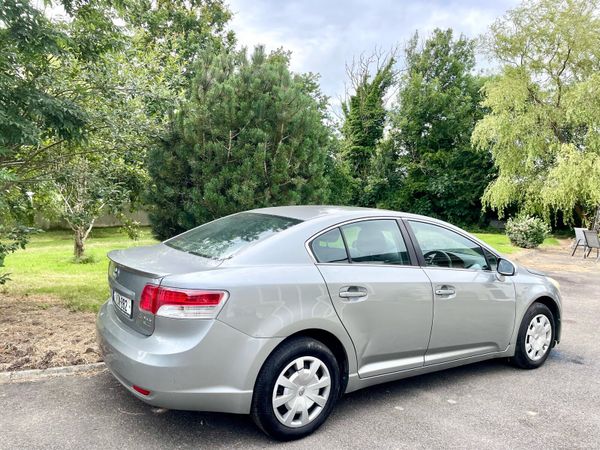Toyota Avensis Saloon, Diesel, 2011, Grey