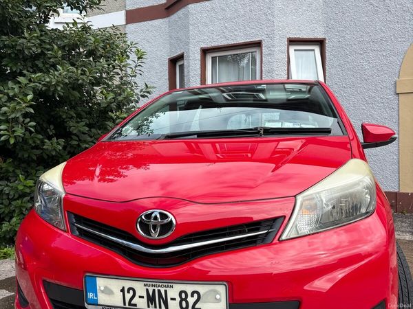 Toyota Yaris Hatchback, Petrol, 2012, Red