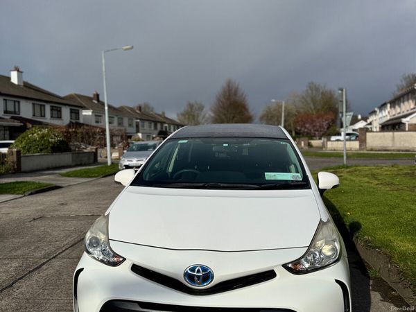Toyota Prius MPV, Petrol Hybrid, 2015, White