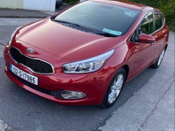 Kia Ceed Hatchback, Diesel, 2013, Red