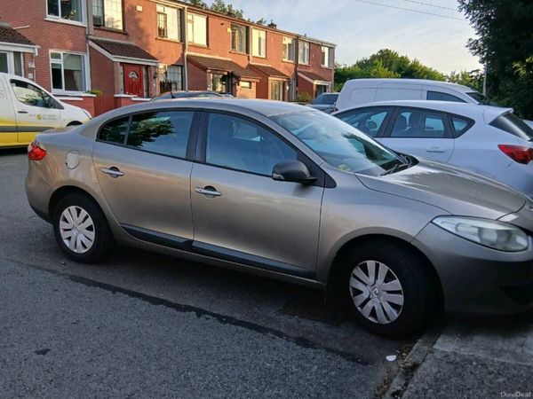Renault Fluence Saloon, Diesel, 2010, Gold