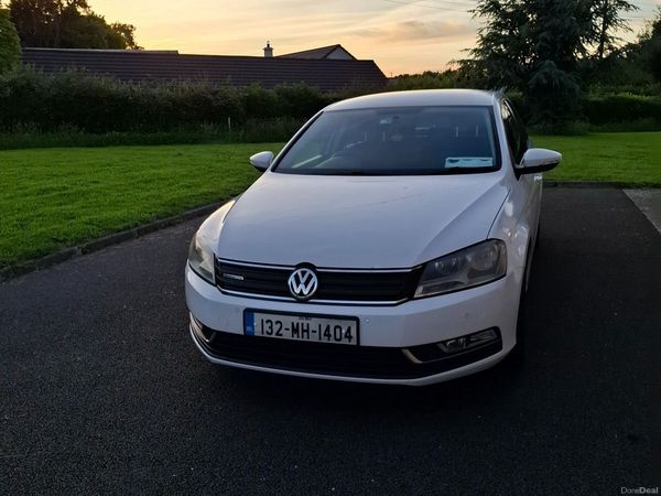 Volkswagen Passat Saloon, Diesel, 2013, White