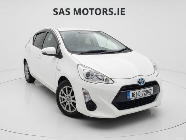 Toyota Aqua Hatchback, Petrol Hybrid, 2016, White
