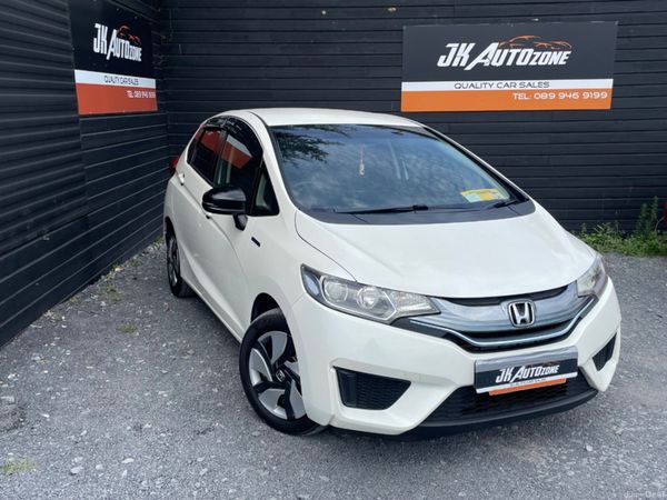 Honda Fit Hatchback, Petrol Hybrid, 2015, White