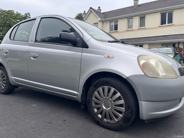 Toyota Yaris Hatchback, Petrol, 1999, Silver