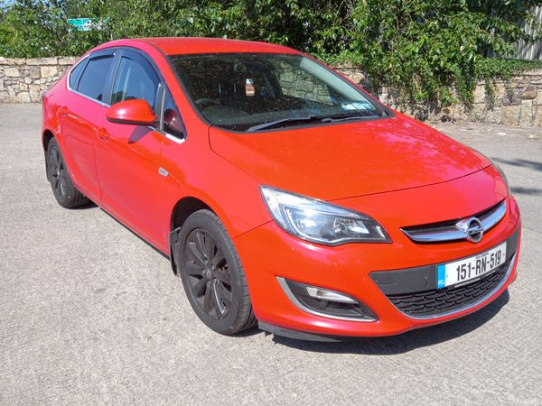 Opel Astra Saloon, Diesel, 2015, Red